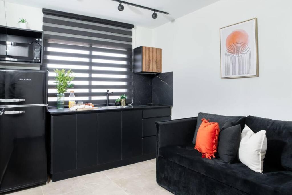 Apartamento אשראם 4 -דירת נופש עם חדר שינה וסלון במיקום מעולה